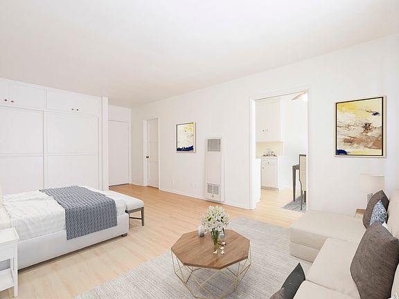 2nd image of 729 Gayley Ave #205