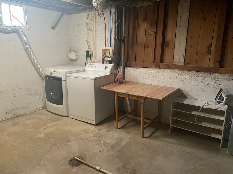 1042 E Lorraine Ave — Photo 13