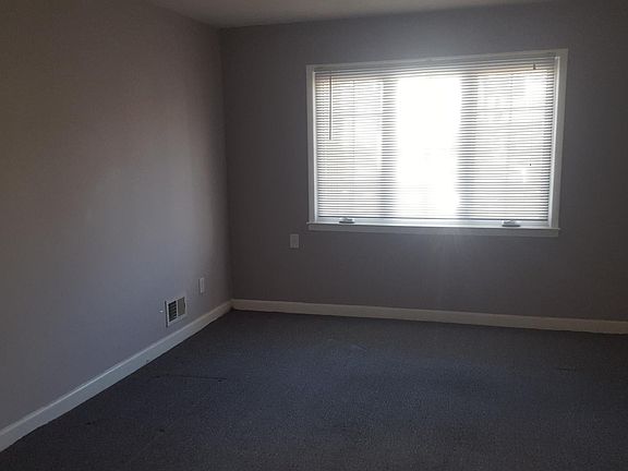 4th image of 39 Nostrand Ave