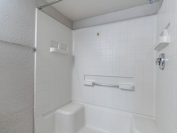 2nd image of 5124 Park Central Dr APT 517