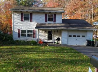 27 Yorktown Rd, Mountain Top, PA 18707