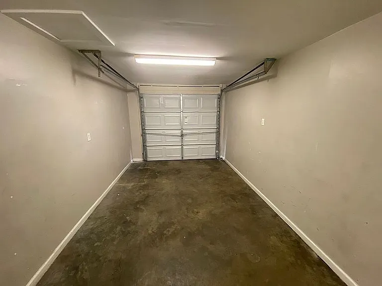 6910 Damascus Rd — Photo 12