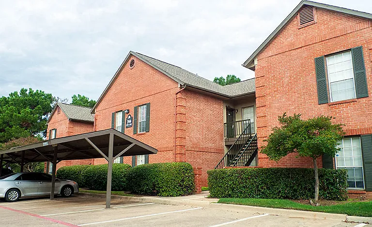 Summers Landing Apartments — Photo 37