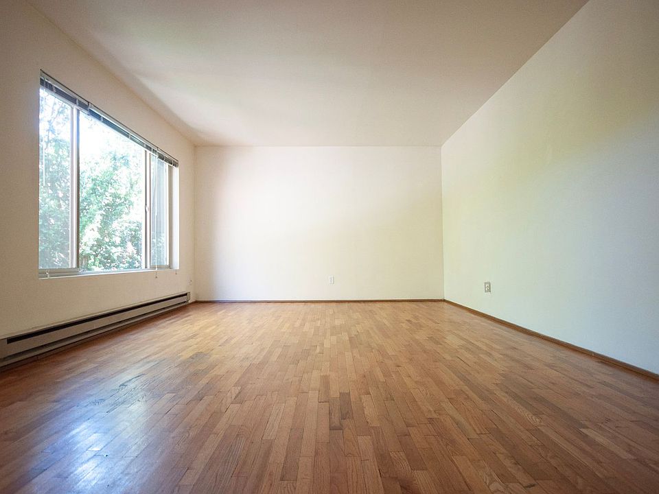 1st image of 5043 15th Ave NE APT 5