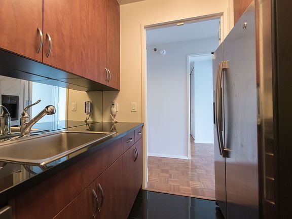 5th image of 420 E 61st St APT 9D