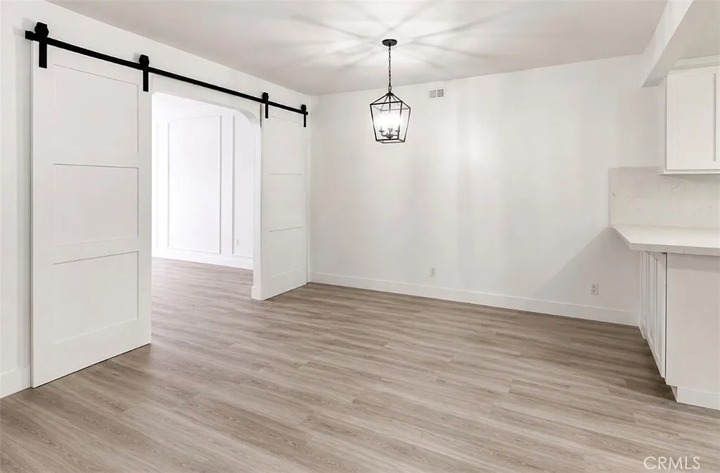 3 bed, 2.5 bath, 1649 sqft, $6,200 — Photo 3