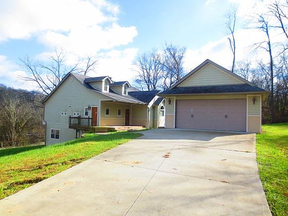 2nd image of 15962 Oak Hill Ln