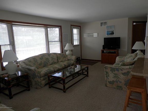 4th image of 11 E 74th St Unit 3