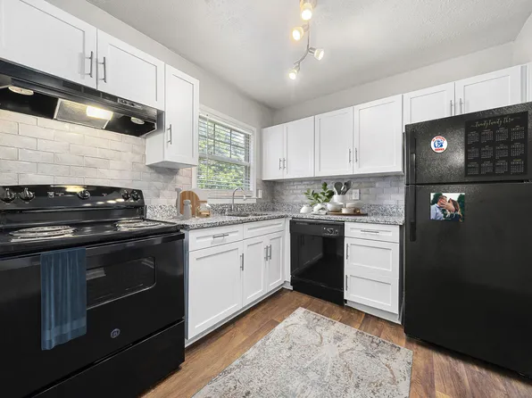 The Crossing at Henderson Mill Apartment Homes