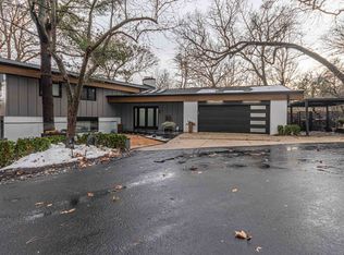 2200 Willow Ln, Rockford, IL 61107