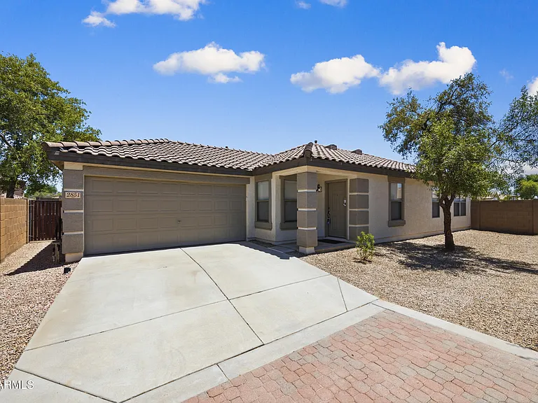 2851 E Cherry Hills Dr — Photo 1