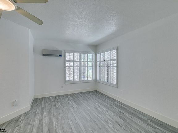 4th image of 500 Elm Dr Unit 102