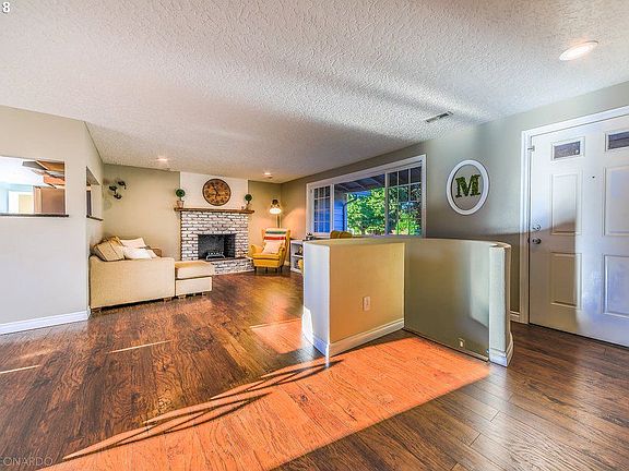 4th image of 8512 NE 37th Ave