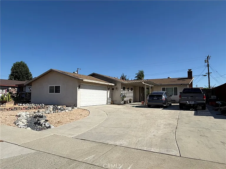 21112 E Brookport St — Photo 2