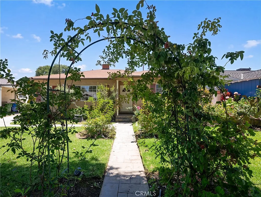 3 bed, 1906 sqft, $5,600 — Photo 4
