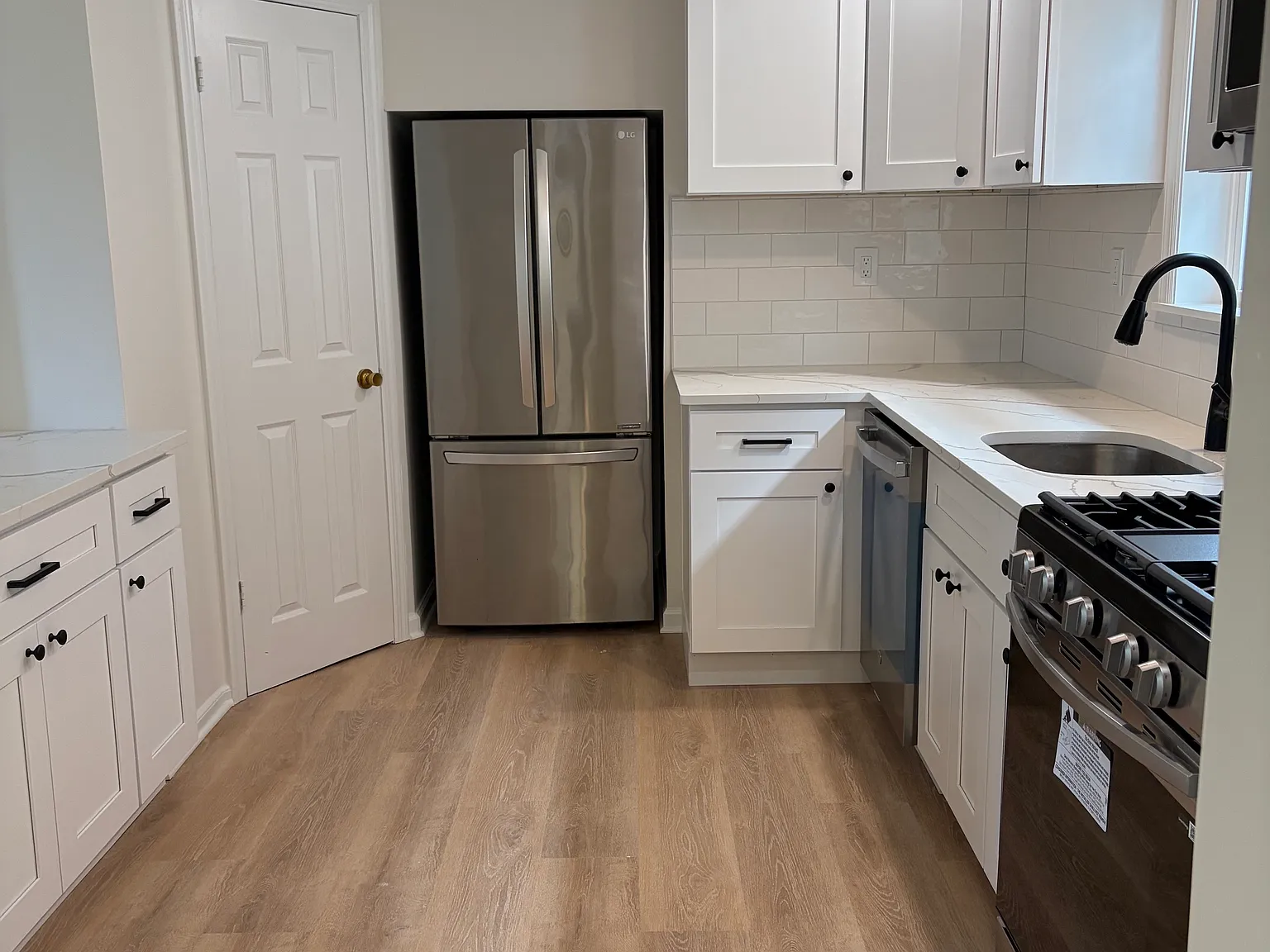 1 bed, 1562 sqft, $2,349 — Photo 3