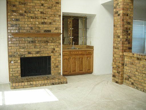 2nd image of 301 Lakewood Ct