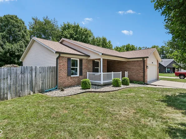 304 Foxridge Ct, Shelbyville, IN 46176