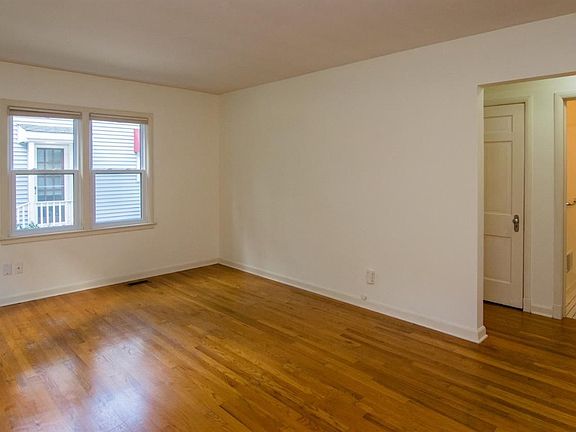 3rd image of 116 Fairview Dr