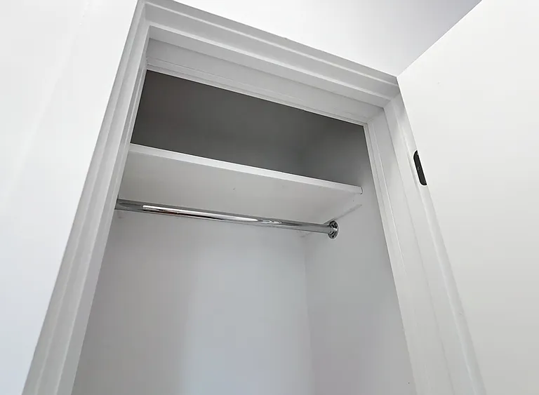 624 E 11th St #5A — Photo 10