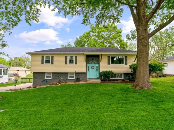 8903 N Holmes St, Kansas City, MO 64155