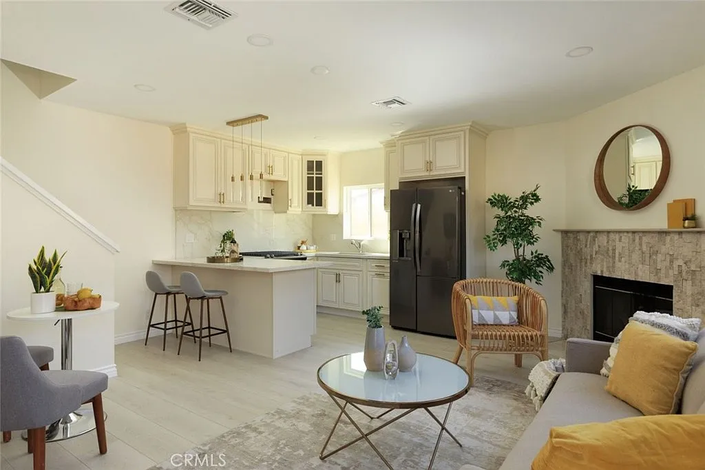 1 bed, 750 sqft, $3,200 — Photo 1