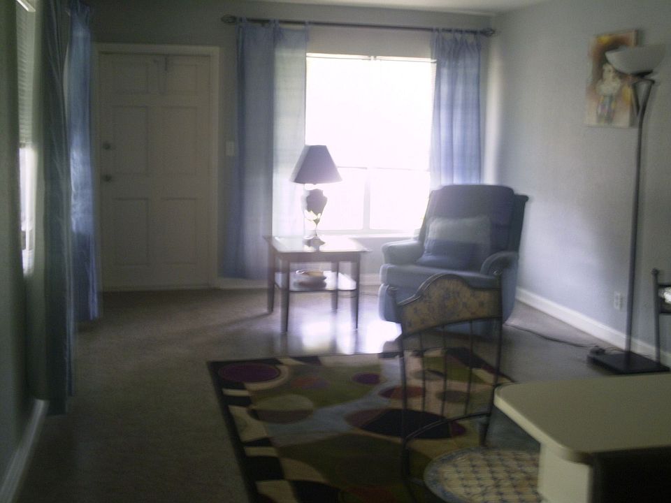 2nd image of 134 SW 8th Ave