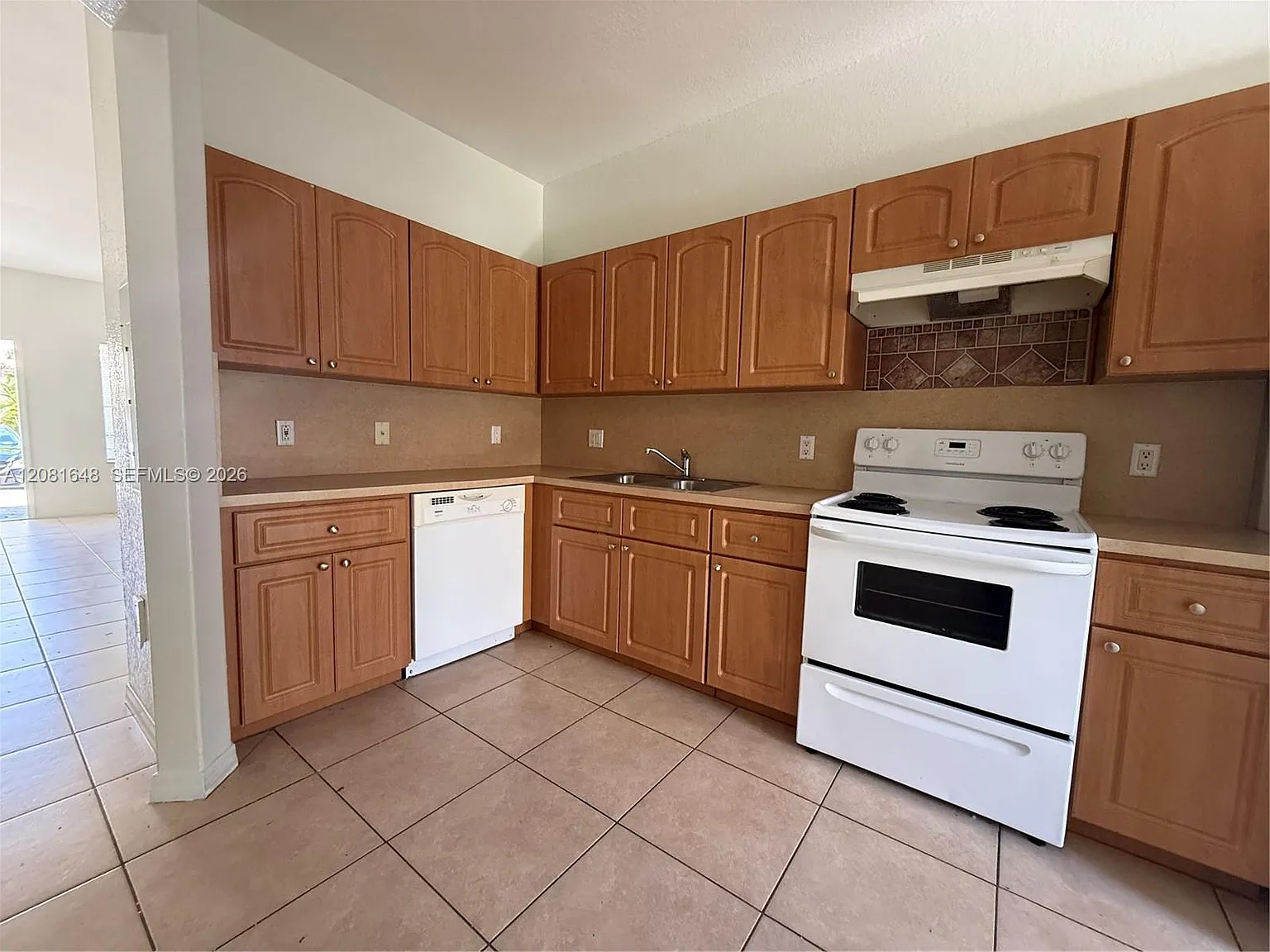 Old Biscayne Villas Condo — Photo 1
