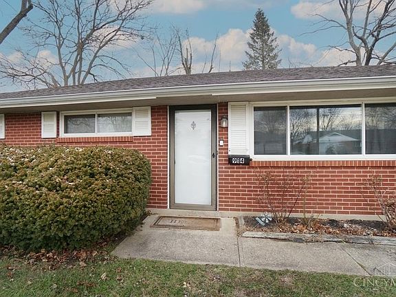 3rd image of 914 Meadow Ln