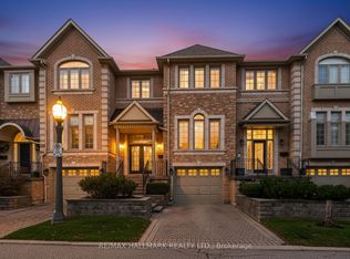 187 La Rose Ave #26, Toronto, ON M9P3W1