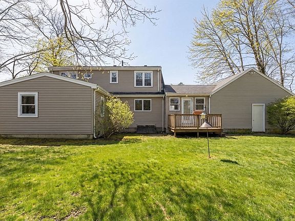 4th image of 630 Pleasant St