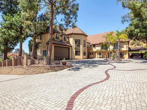 2nd image of 1663 Vista Dr