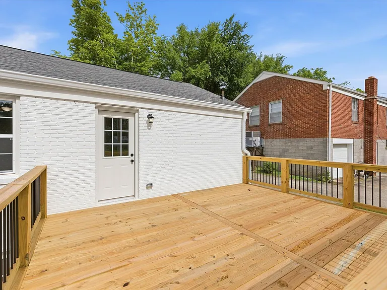 221 Clearview Dr — Photo 34