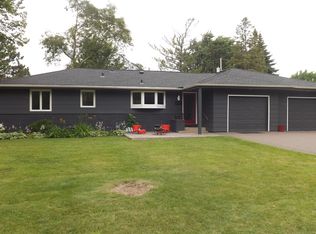 2405 Bies Dr, Golden Valley, MN 55427