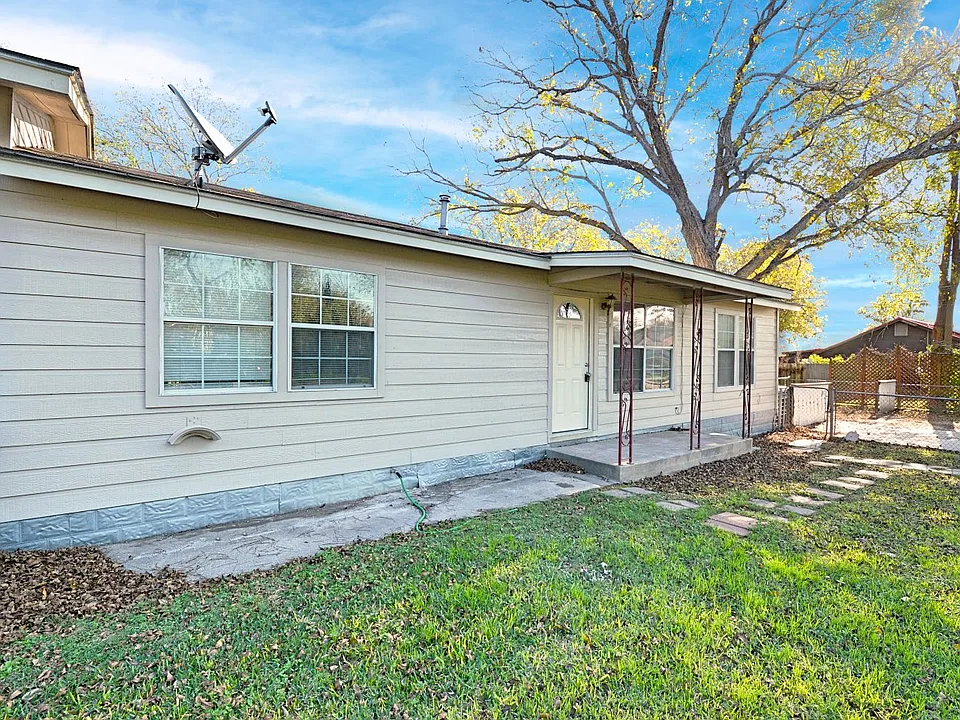 1401 Coco Ln #A