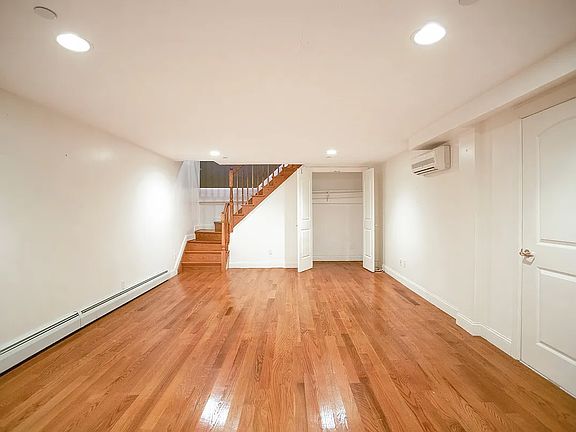 3rd image of 307 Baltic St APT 1A