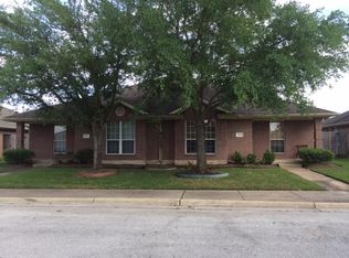908 Willow Pond St, College Station, TX 77845