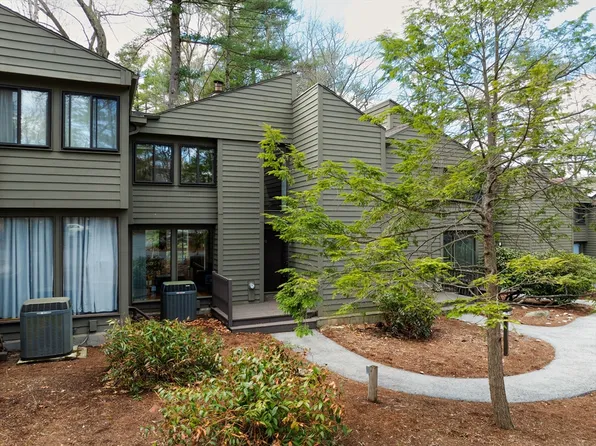 172 Split Rock Unit 172, Village Of Nagog Woods, MA 01718