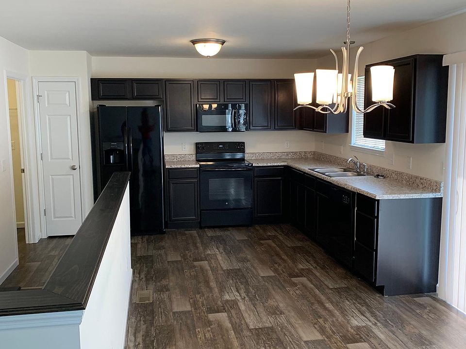 2nd image of 315 Rockport Dr