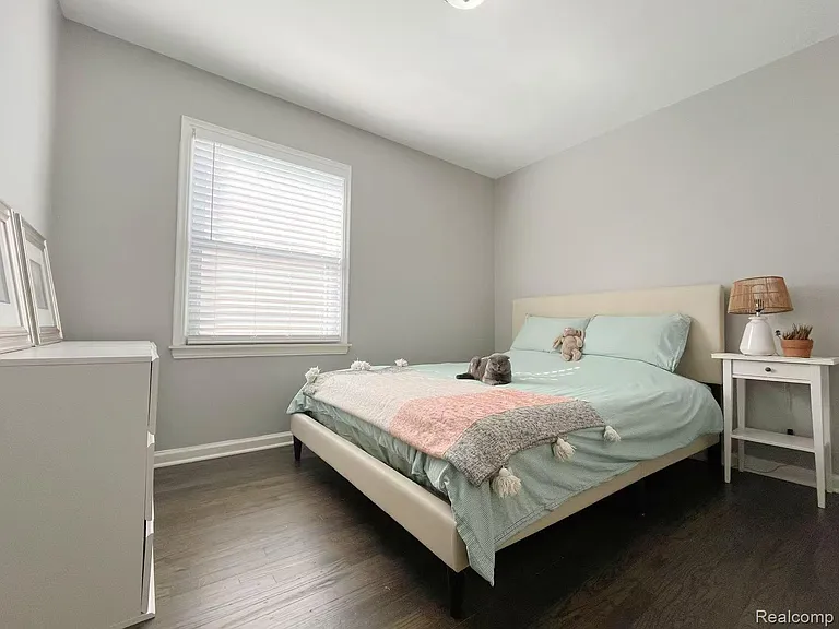 3303 Chester Rd — Photo 17