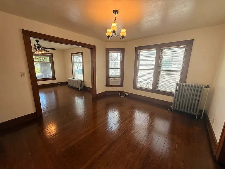 308 Roosevelt Ave #1S — Photo 3