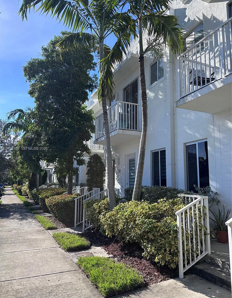 Weitzer Aventura Place Co — Photo 2