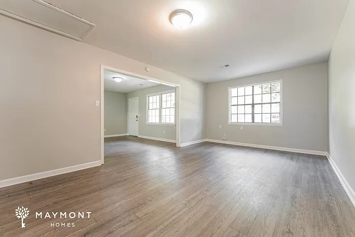4429 Clovewood St — Photo 4