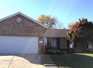 13 Carousel Cir, Fairfield, OH 45014