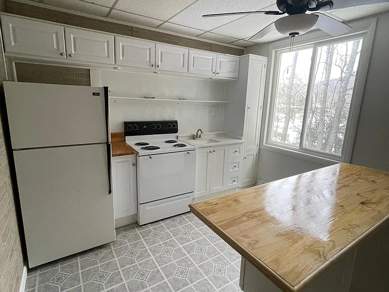 25 Vintinner Rd #A — Photo 8