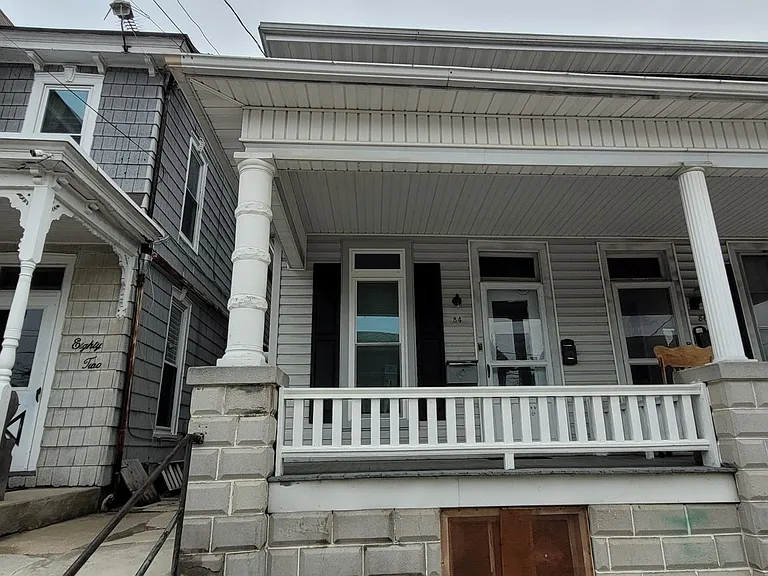 84 E Franklin St — Photo 4