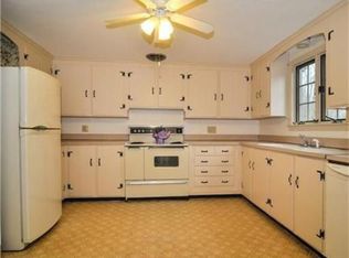 8 Lee Rd, Barrington, RI 02806