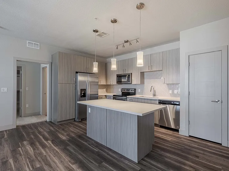 Encore Evans Station Apartments — Photo 14