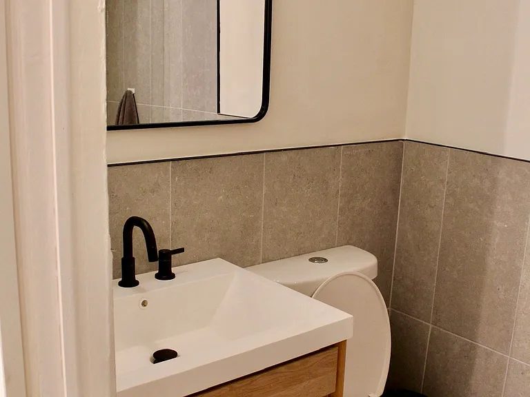 140 Wolverleigh Blvd #LOWER — Photo 21