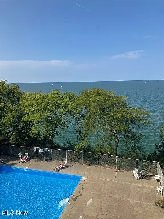 2 bed, 1226 sqft, $1,800 — Photo 2